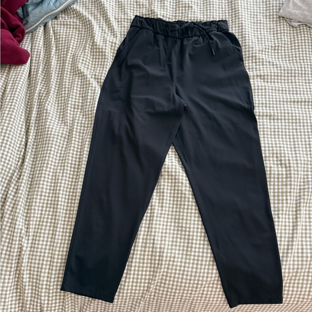 Lululemon Women’s Black Drawstring Pants - Size 8